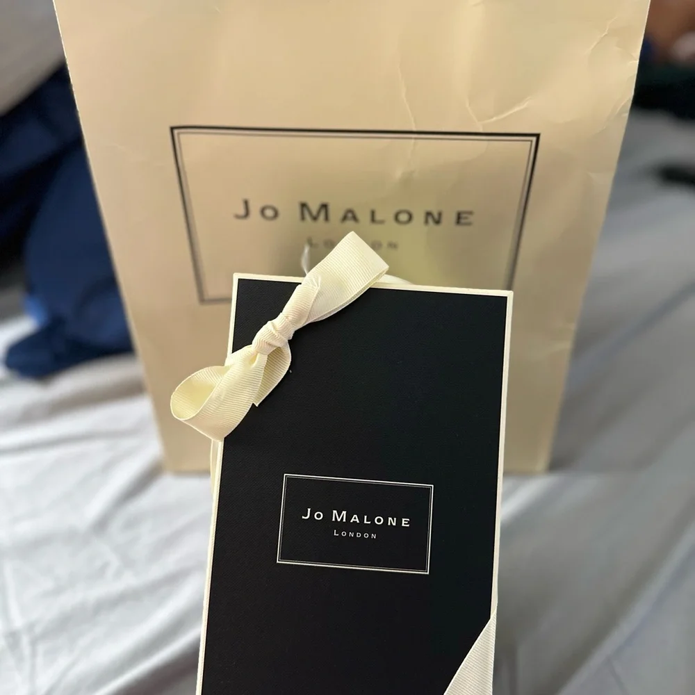 Jo Malone London Scented Candle - Picture 4 of 4